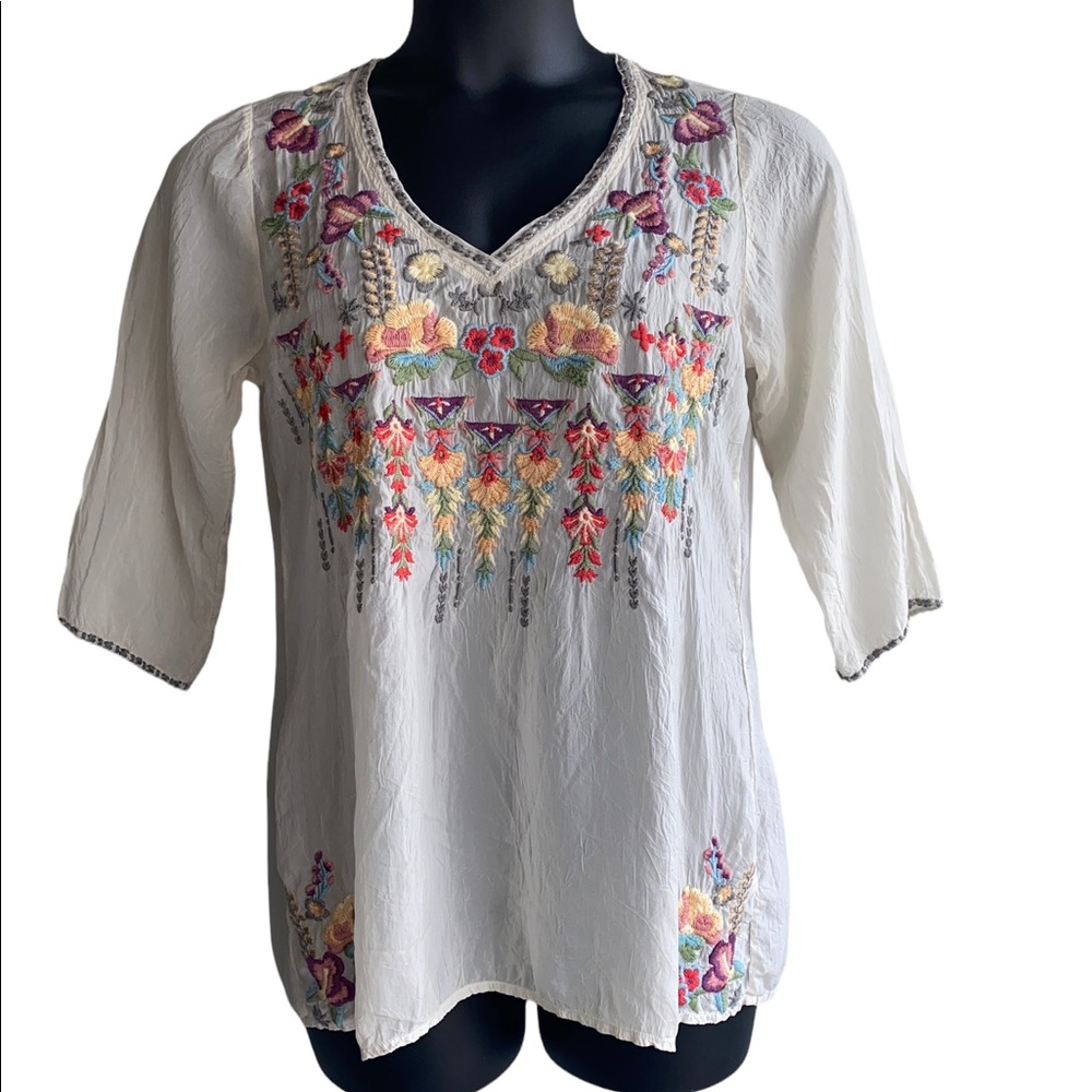 Johnny Was Priscilla embroidered top. Size medium